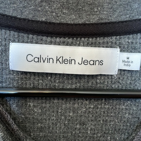 Calvin Klein Henley - Size M - Gray - Picture 3 of 3